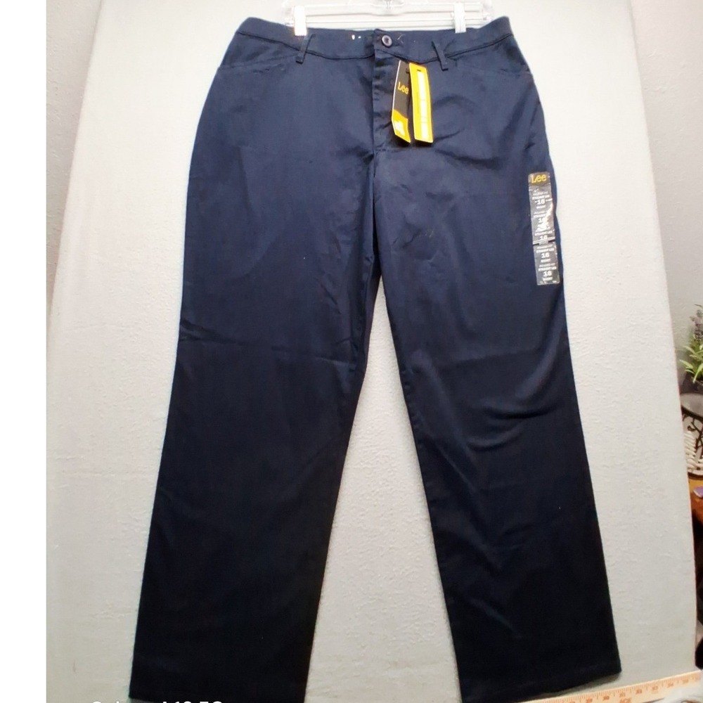 NWT Lee Women Straight Leg All Day Mid Rise  Size 16 Short Black